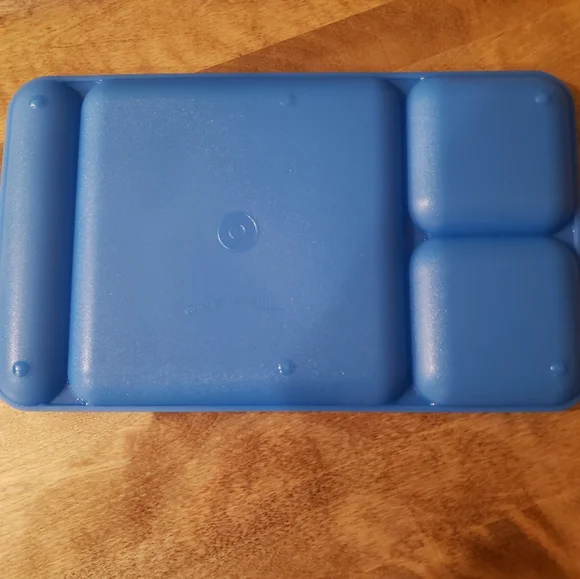 Tupperware trays - Picture 3 of 7
